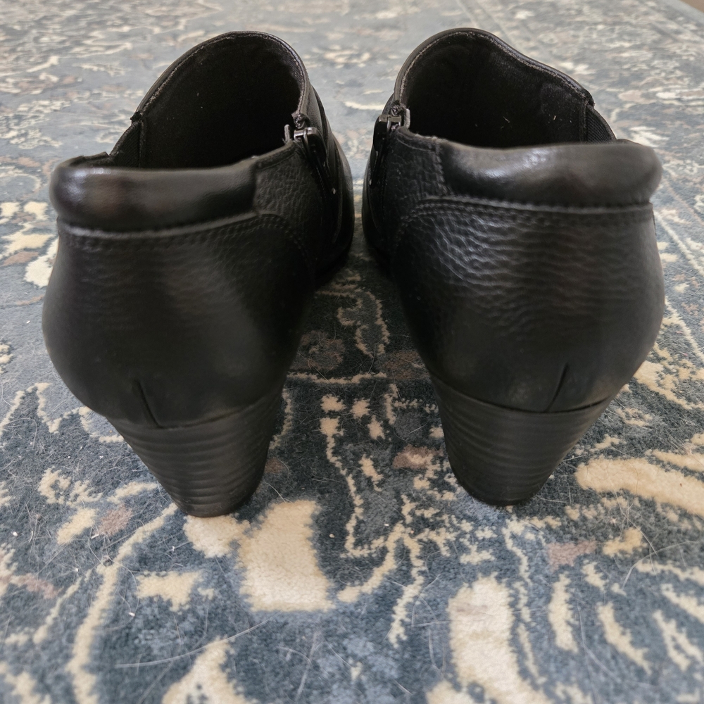 Elegant Black Women's Shoes - Picture 3 of 9
